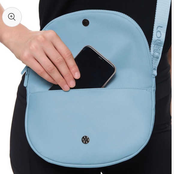 NWT lole light blue crossbody bag - Picture 3 of 8